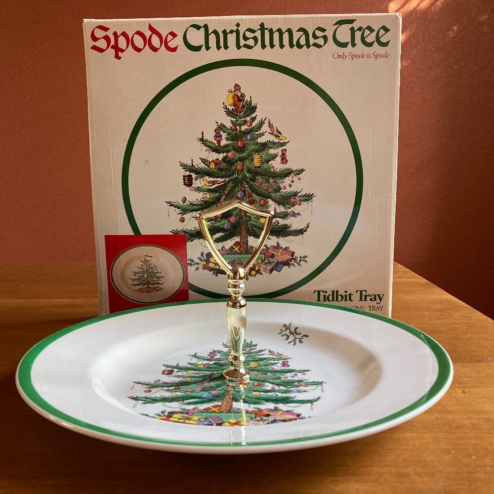 Spode Christmas Tree Tidbit Tray with handle Box included
